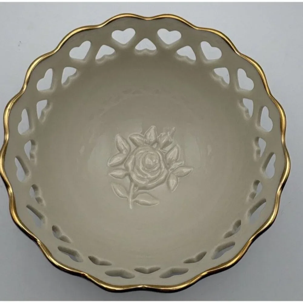 LENOX CHINA HEART COLLECTION PIERCED BOWL WITH 24K GOLD TRIM & EMBOSSED ROSE